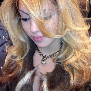 Meet your Posher, Angie